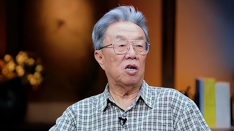 王濛三公粉裙惊艳亮相，跨界拜师刘雨昕引爆话题